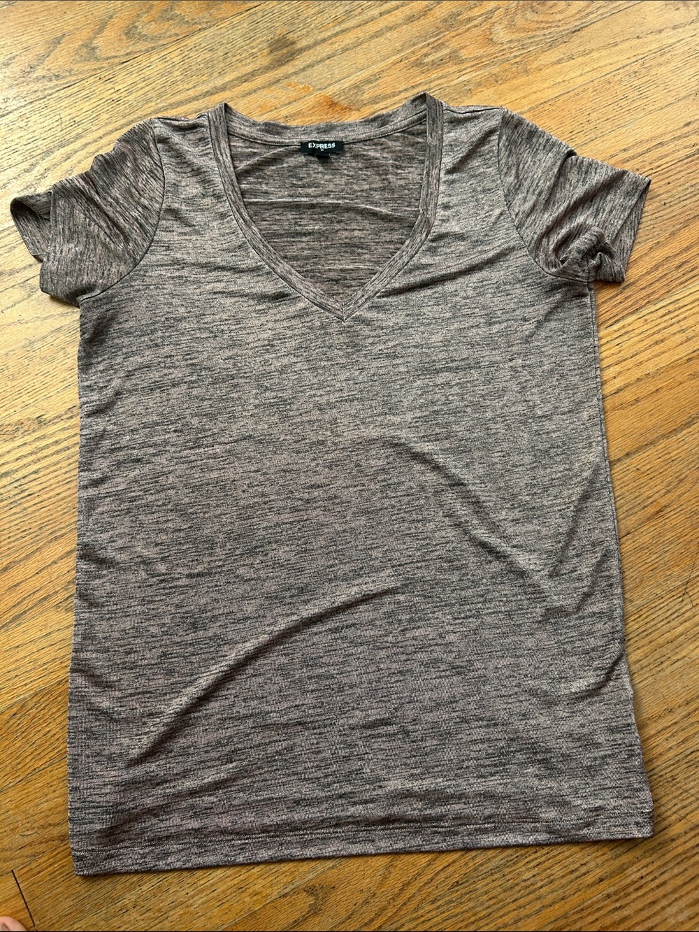 Express Women’s V-Neck Tee in Heather Taupe